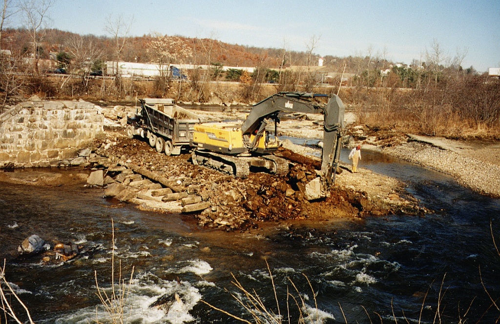 Anaconda Dam removal. (courtesy L. Wildman/Milone & MacBroom)